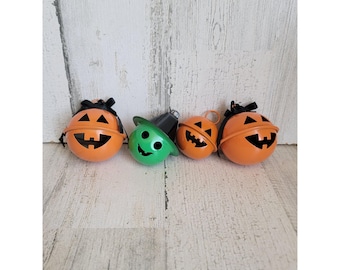 Set di ornamenti vintage con campanelle di zucca da strega di Halloween, unici