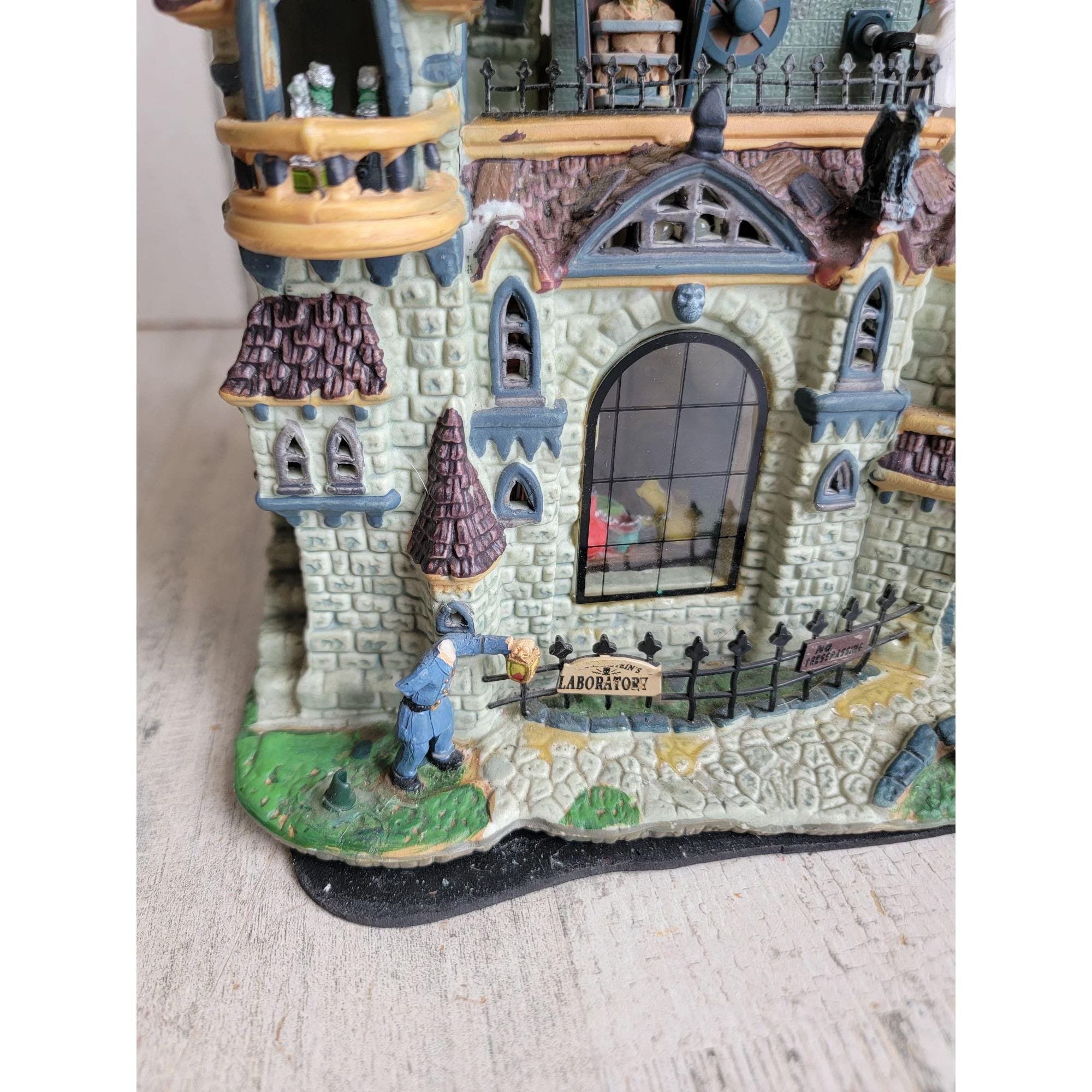 Lemax AS IS Frankenstein's Laboratory Halloween Spooky Town