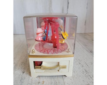 Vintage Lady Mate Windup Japanese Musical Jewelry Box From 1960s