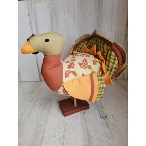 Hallmark plush stuffed Centerpiece Turkey Thanksgiving home decor fall