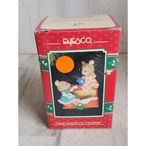 Enesco 1993 Good Grounds for friendship ornament Xmas Mouse