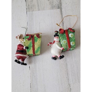 Santa Claus snowman gift present glitter set ornament Xmas