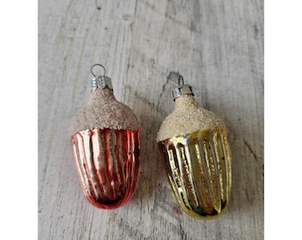 Albero di Natale con ornamento in oro rosso e vetro floccato vintage con ghianda