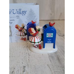 Dept 56 4050996 NOVAS Cartas para o Papai Noel, acessório de vila de neve para o Natal