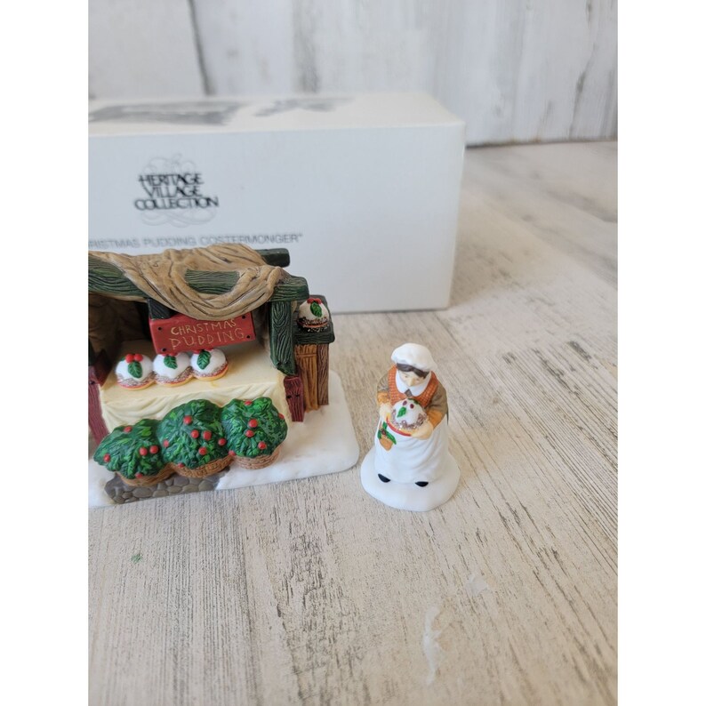 Dept 56 58408 Christmas Pudding Costermonger - Thumbnail 2