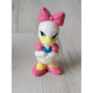 Vintage Japan Daisy Duck mini ceramic pink Disney figure
