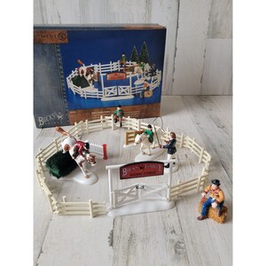 Dept 56 55112 Buck&#39;s County Stables village accessory xmas