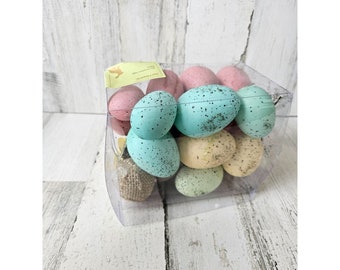 Ensemble d'oeufs Pier 1 Panier de remplissage de Pâques, pièce maîtresse de décoration mouchetée