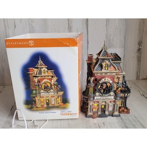 Dept 56 799935 Grimsly&#39;s House of Oddities snow village accessory Halloween