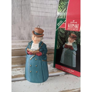 Hallmark Mr. Ashbourne Dickens caroler Bell 1990 ornament Xmas holiday tree new