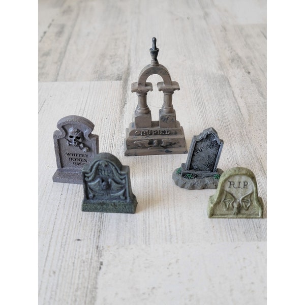 Halloween Tombstone buried rip accessory set skull dead