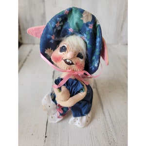 Vintage 1992 Annalee rabbit flower Bonnet Victorian bunny