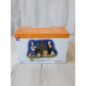 Dept 56 55240 A Gravely Haunting village accessory Halloween
