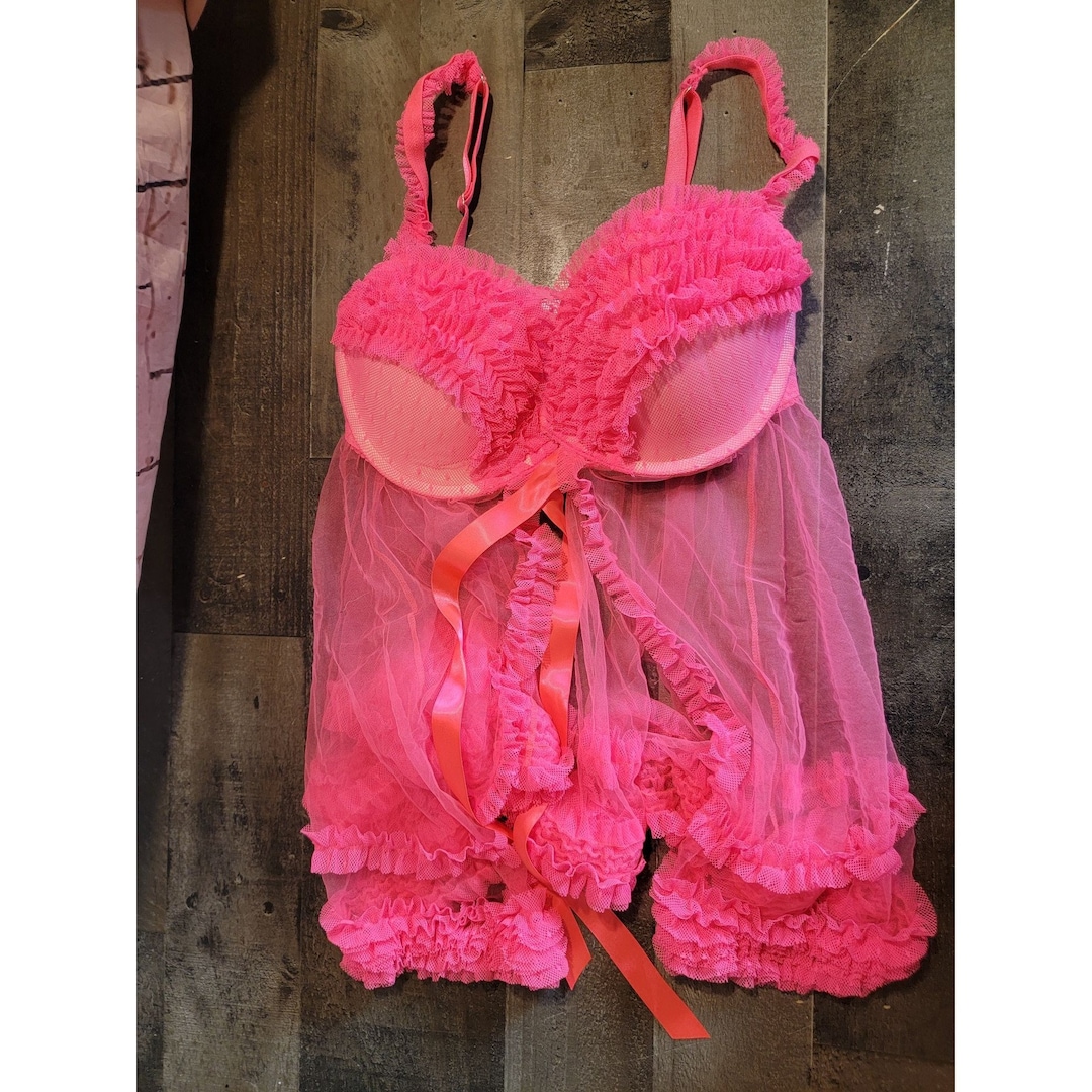 Victoria Secret hot pink top lingerie 34D - Etsy 日本