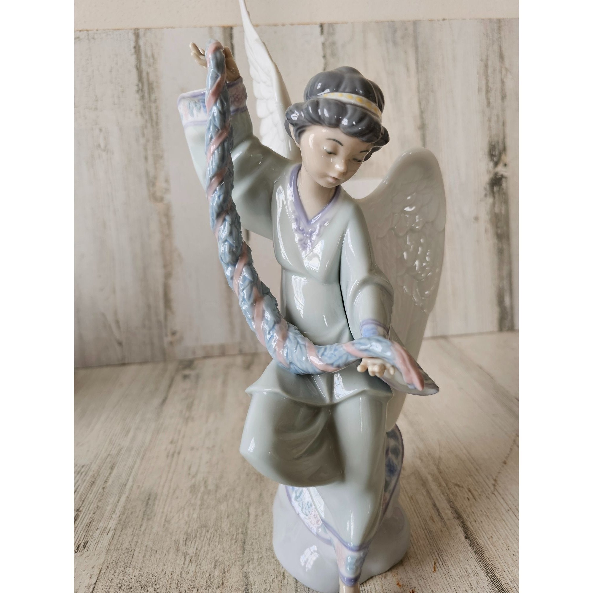 Lladro 6133 Heavenly Strings Angel Garland RARE Cherub Memorial