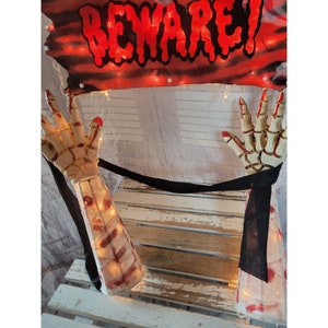 Beware light up hands bloody Halloween prop window vintage
