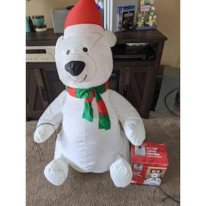 Décor de pelouse de Noël gonflable ours polaire Home Accents 42 po DEL