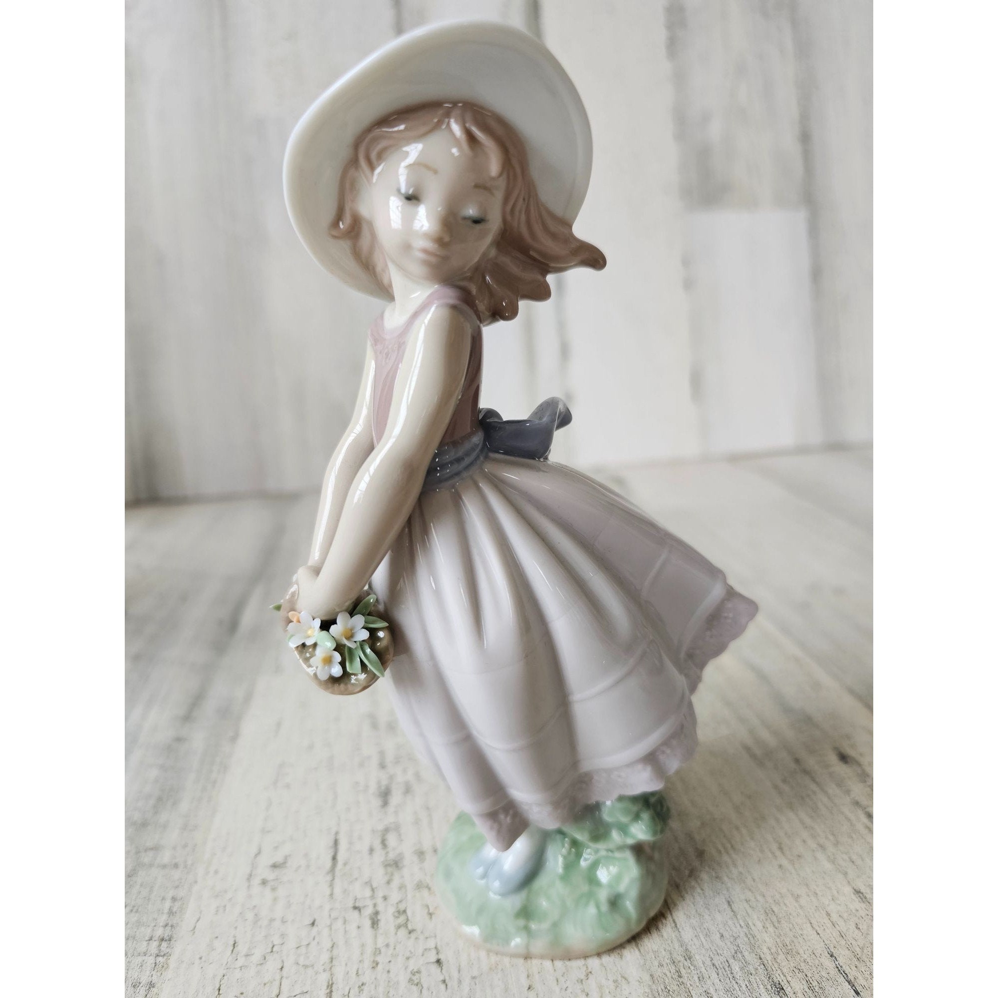 LLADRO(リヤドロ)花バスケット No.5027フィギュリン 陶器人形