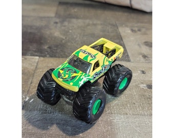 Hot wheels SoBe Suzuki monster truck lucertole macchinina giocattolo