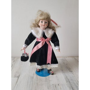 Brinn&#39;s Lindsey porcelain doll collectible decor figure