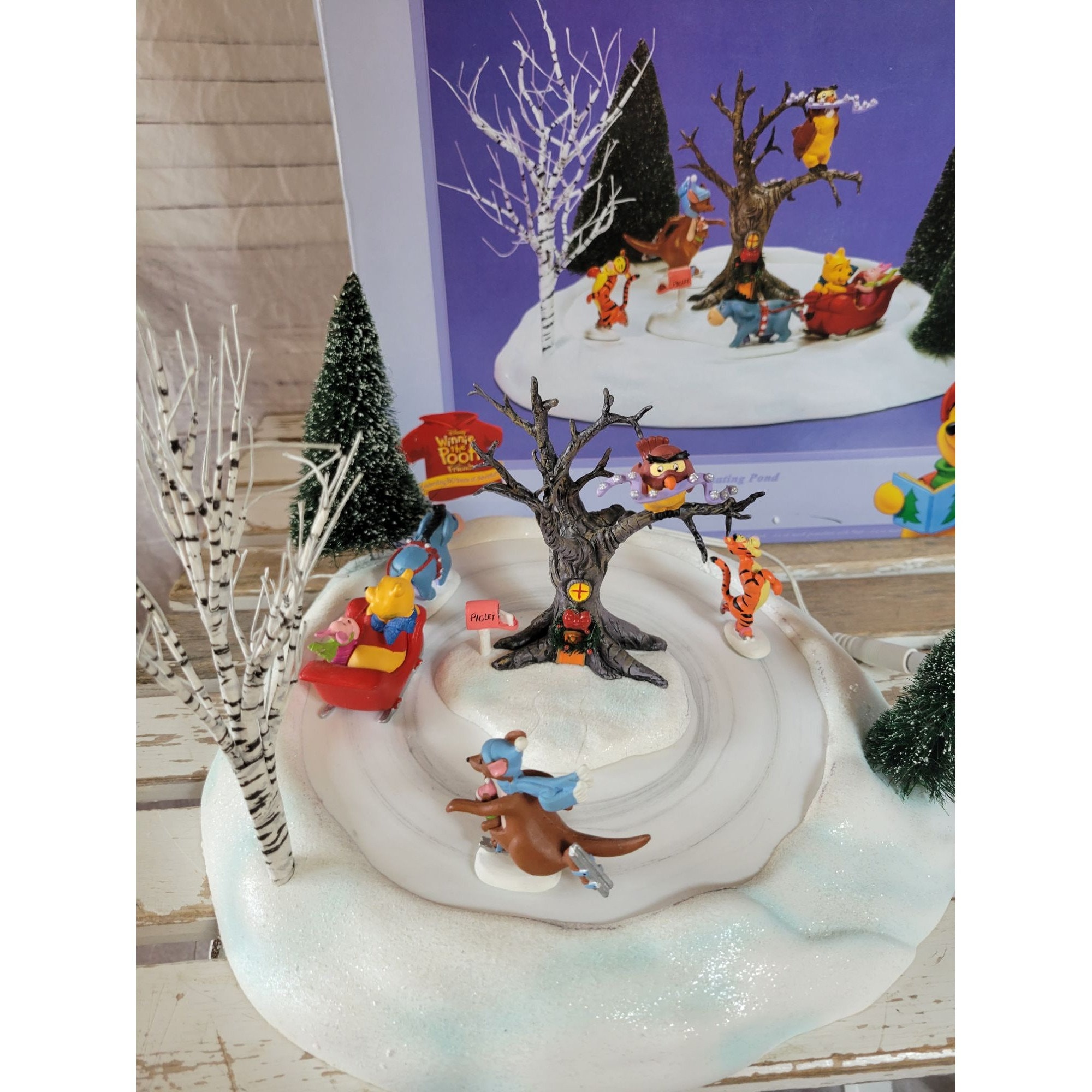 Dept 56 591552 Ice Skating Pond Winnie the Pooh Village Xmas Decor