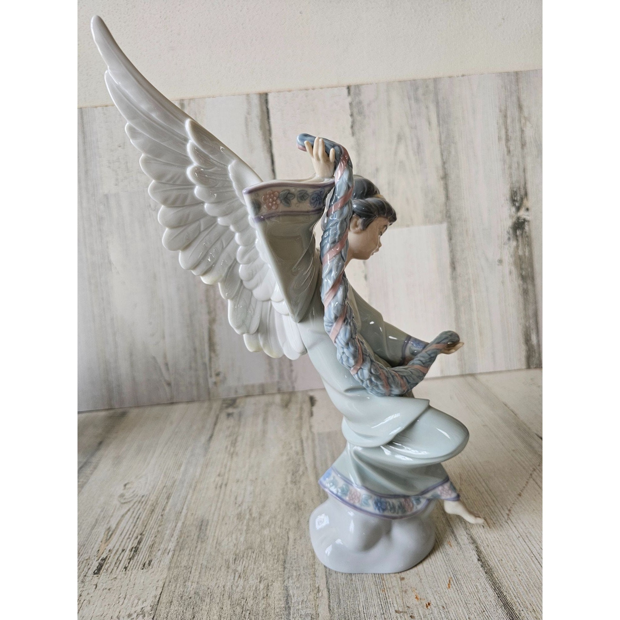 Lladro 6133 Heavenly Strings Angel Garland RARE Cherub Memorial