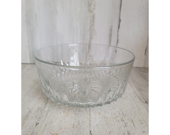 Arcoroc clear glass candy dish crystal bowl Xmas centerpiece home decor kitchen