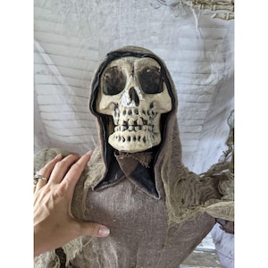 Ground skeleton Halloween crop lawn decor fall scary grim reaper