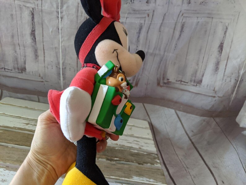 Vintage Minnie Mouse jordekorrar plysch juldekoration sällsynt vintage 14″ ljusljud bild 7
