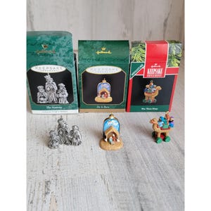 Hallmark miniature religious nativity scene Jesus three kings ornament Xmas