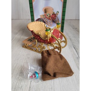 Hallmark 2001 Santa&#39;s sleigh ornament Xmas set
