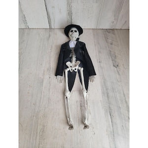 Hanging mini groom Skeleton suit Halloween home decor