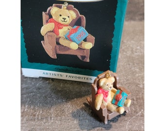 Hallmark Grandpa's gift 1995 mini ornament Xmas Decor teddy bear
