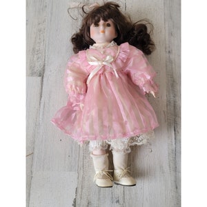 Brinn&#39;s sound of music porcelain doll wind up music