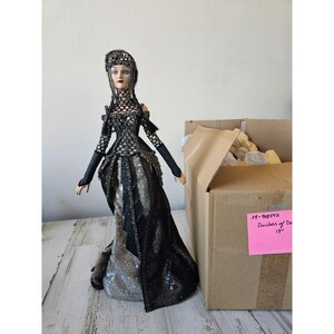 Muñeca de la duquesa Doom de Wayne Kleski de Katherine, decoración de Halloween del reino torcido, única, rara, retirada