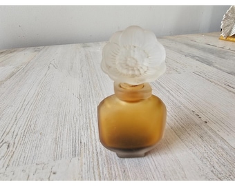 New In Box: Lalique Anemone Flower Sculpture ~ Symbol Of Purity
