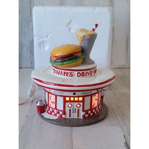 Dept 56 54470 Dinah&#39;s Drive-In 1993 snow village accessory Xmas