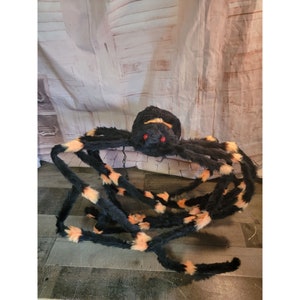 Fun World halloween posable huge spider scary hang decor
