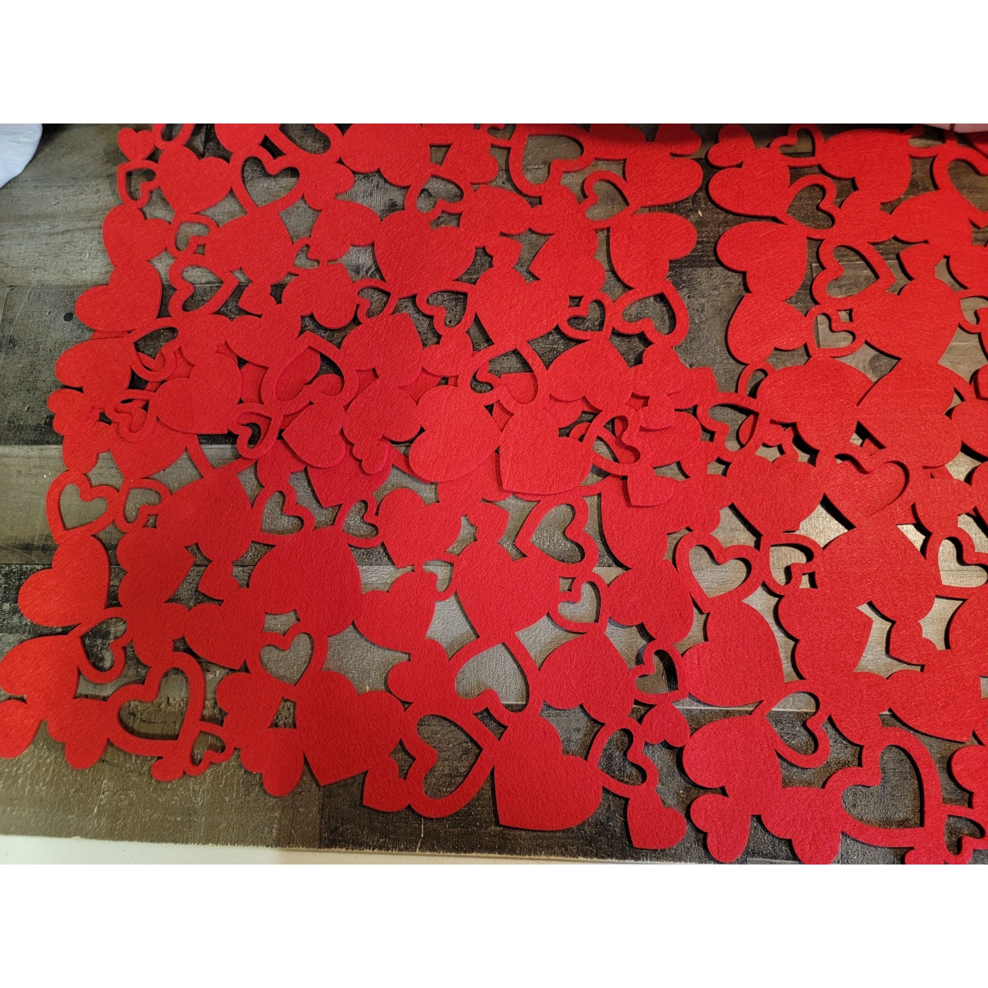 Set Tovagliette E Sottobicchieri In Feltro Rosso San Valentino - Con Cuore Ritagliato - 4 Pezzi - 2