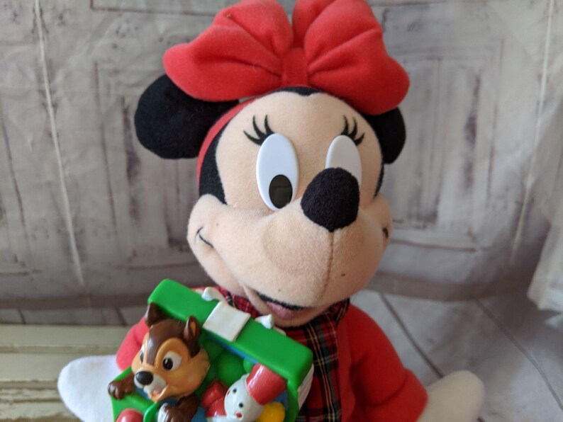 Vintage Minnie Mouse jordekorrar plysch juldekoration sällsynt vintage 14″ ljusljud bild 3