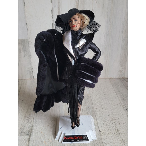 Mattel Cruella Deville 1996 great villain collection doll