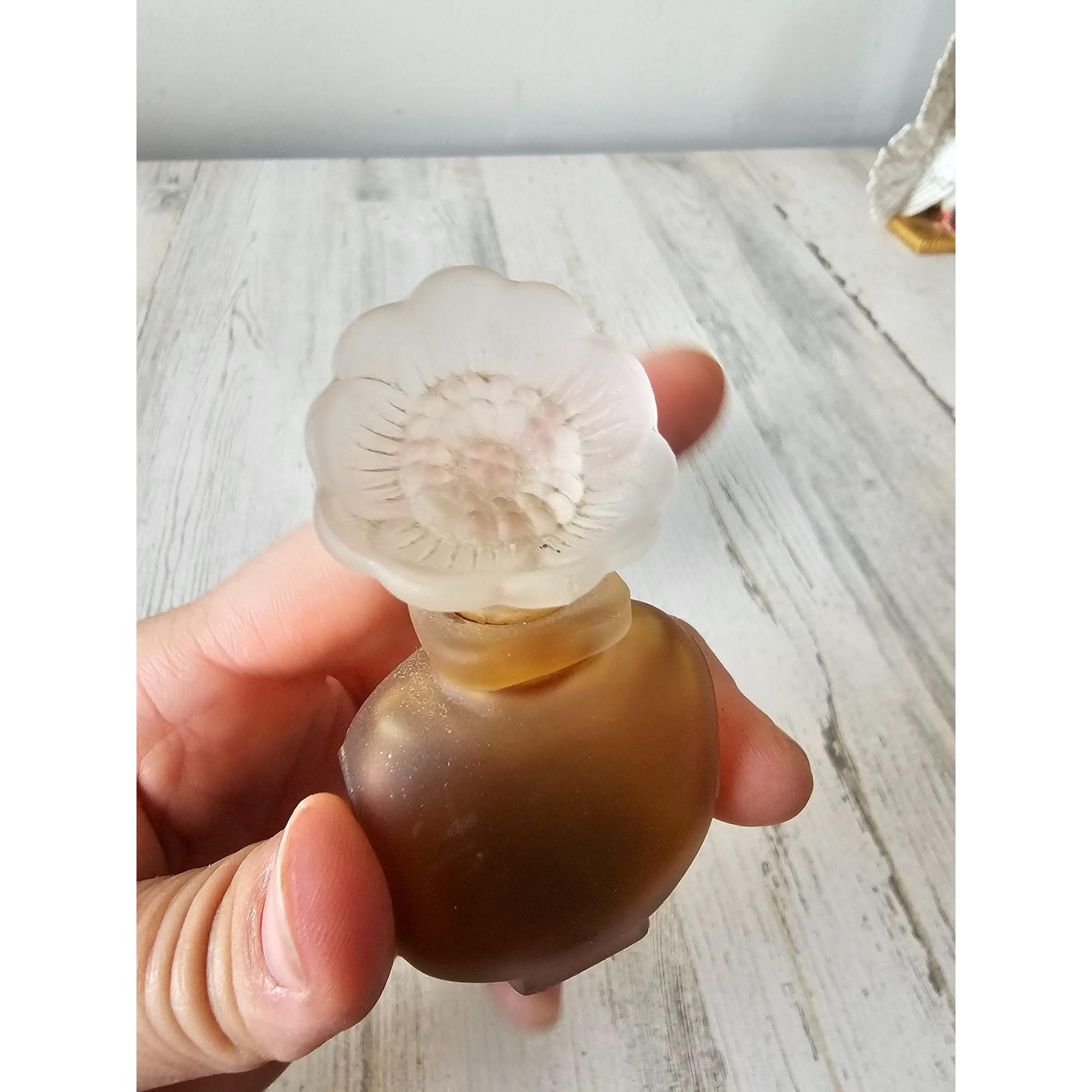 美品❗️ラリック　アネモネ香水ボトルとペーパーウェイト　ヴィンテージ　レア品 2025年最新】ラリックアネモネの人気アイテム - メルカリ