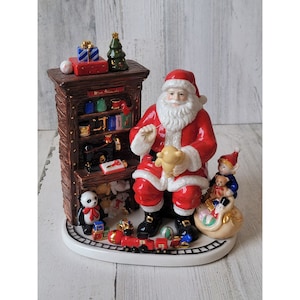 Royal Doulton Santa&#39;s Workshop limited edition Xmas home decor