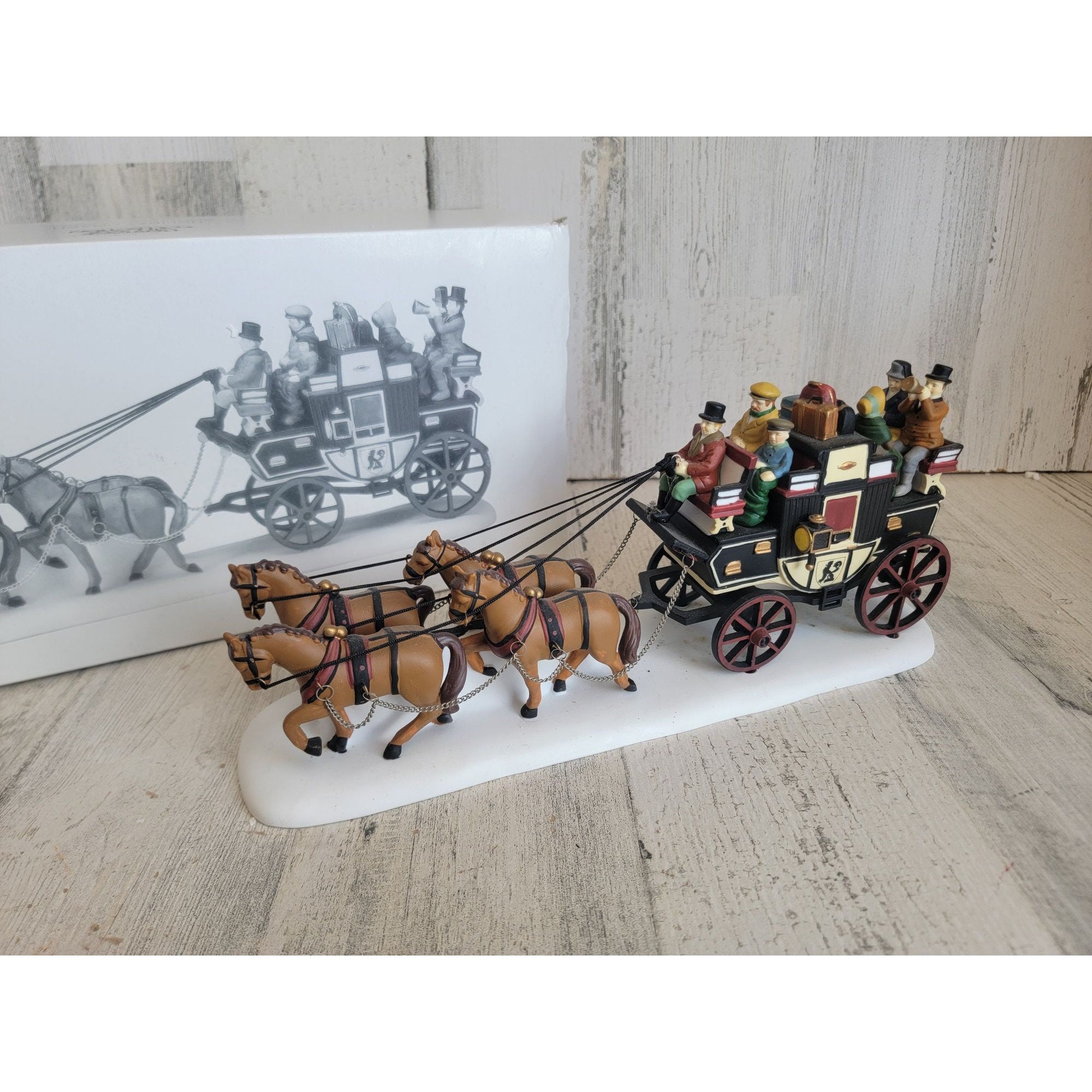 Dept 56 55611 Holiday Coach village accessory xmas