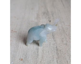 Miniaturowa zielona figurka słonia z kwarcu Decor Safari unikatowa
