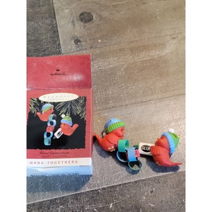 Hallmark great connections 1993 ornament Xmas Decor bird