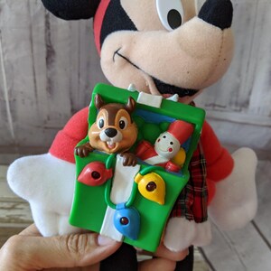 Vintage Minnie Mouse jordekorrar plysch juldekoration sällsynt vintage 14″ ljusljud bild 2