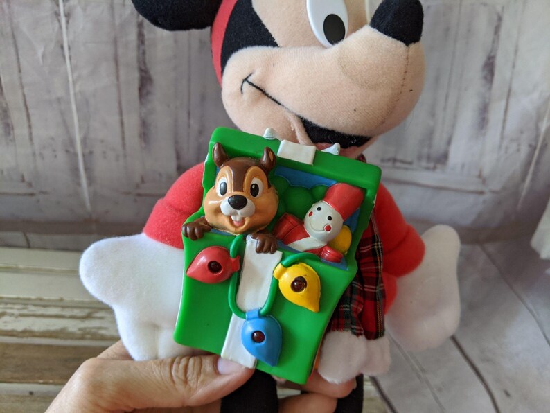 Vintage Minnie Mouse jordekorrar plysch juldekoration sällsynt vintage 14″ ljusljud bild 2