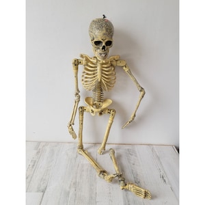 Vintage Paper magic 1998 AS IS animated skeleton Halloween hanging prop decor