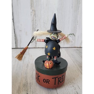 Halloween trick or treat witch evil thumb toy collapse figure